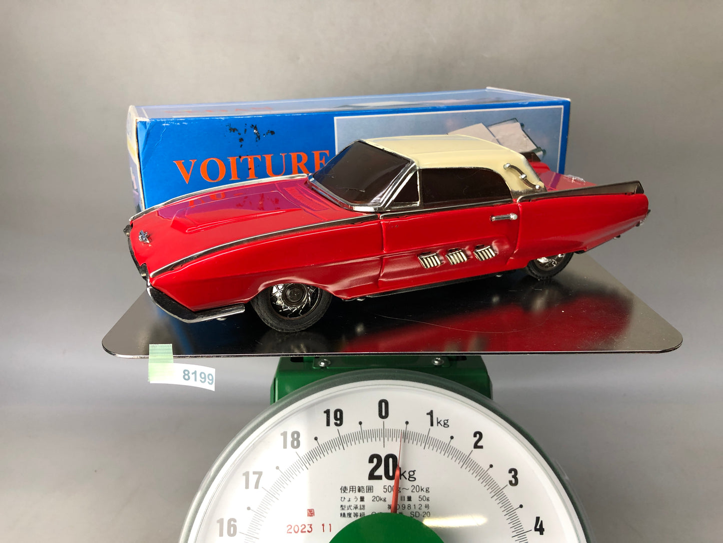 Y8199 TIN TOY Sedan car automobile vehicle box Japan antique vintage interior