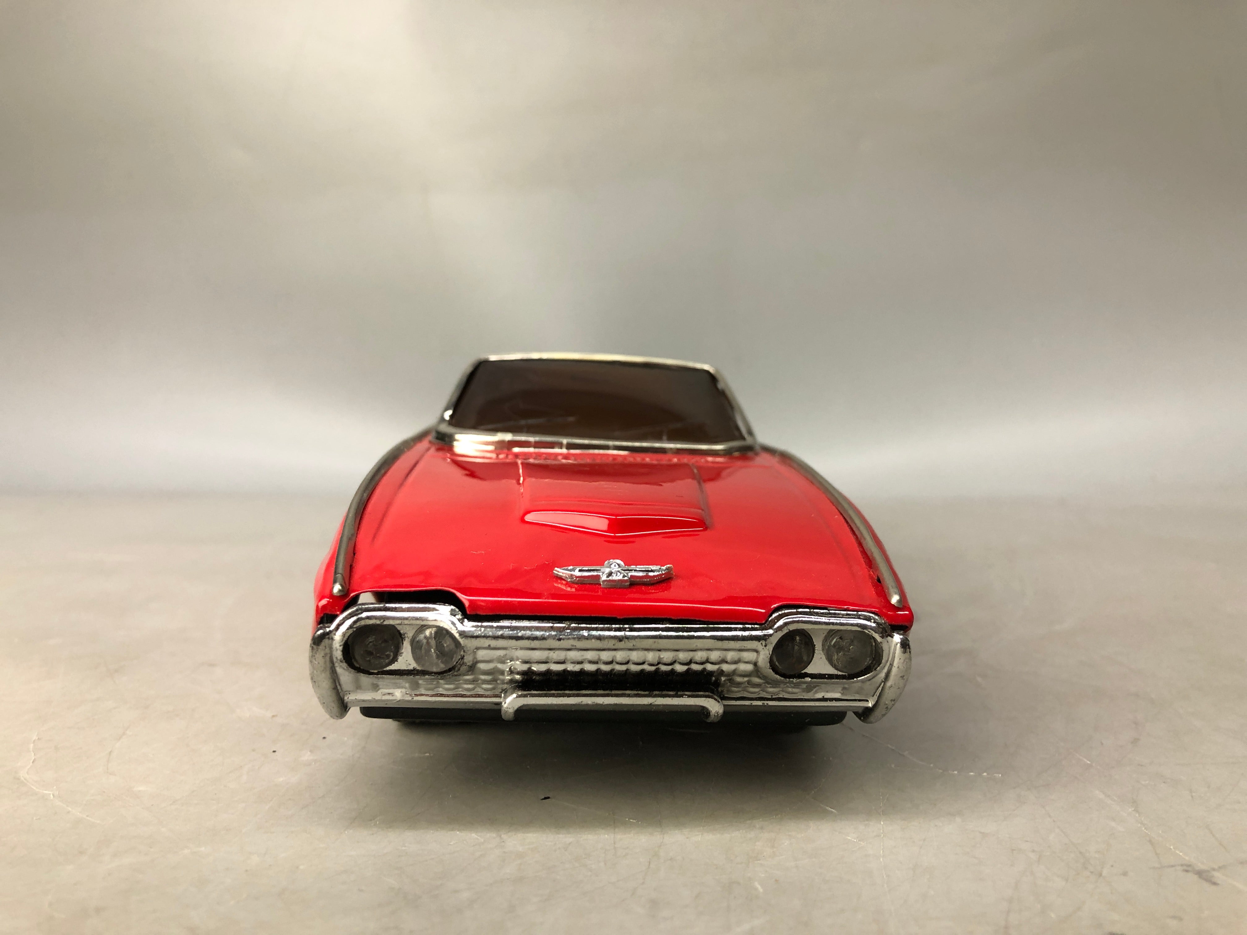 Y8199 TIN TOY Sedan car automobile vehicle box Japan antique