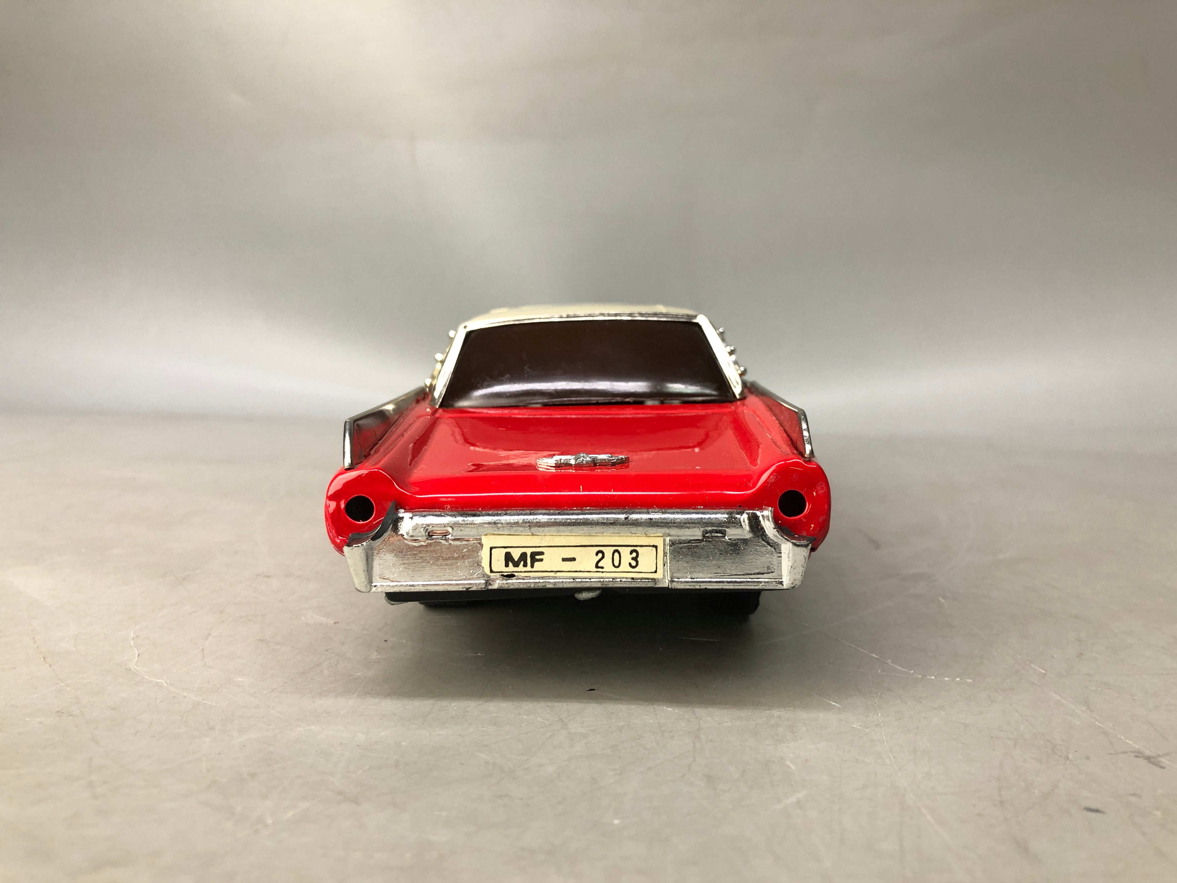 Y8199 TIN TOY Sedan car automobile vehicle box Japan antique