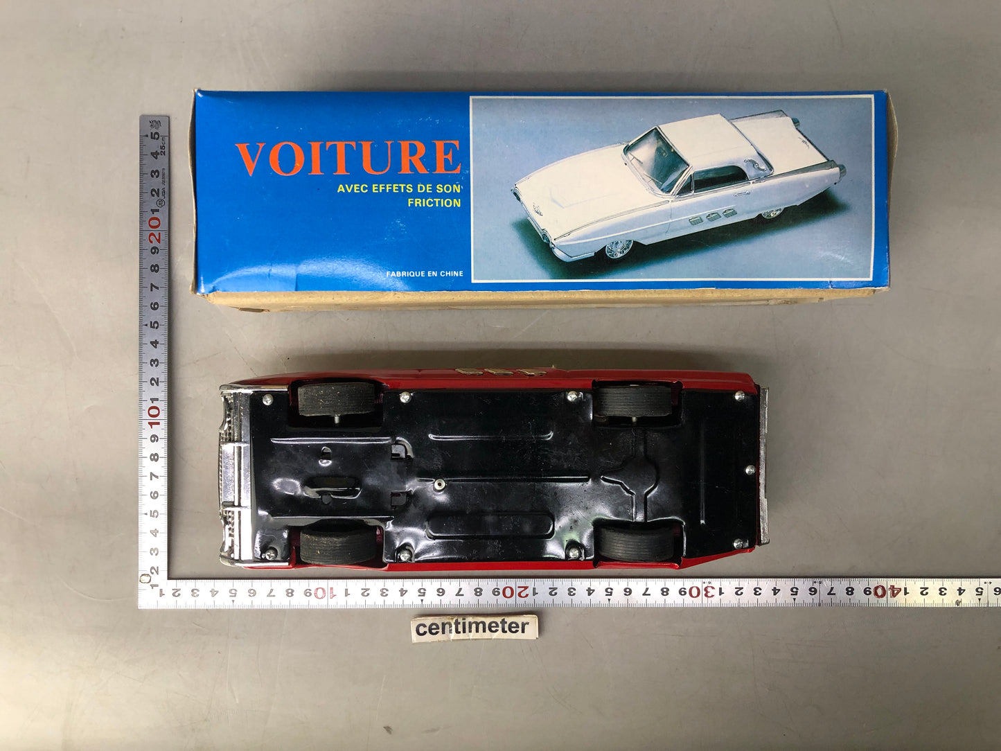 Y8199 TIN TOY Sedan car automobile vehicle box Japan antique vintage interior