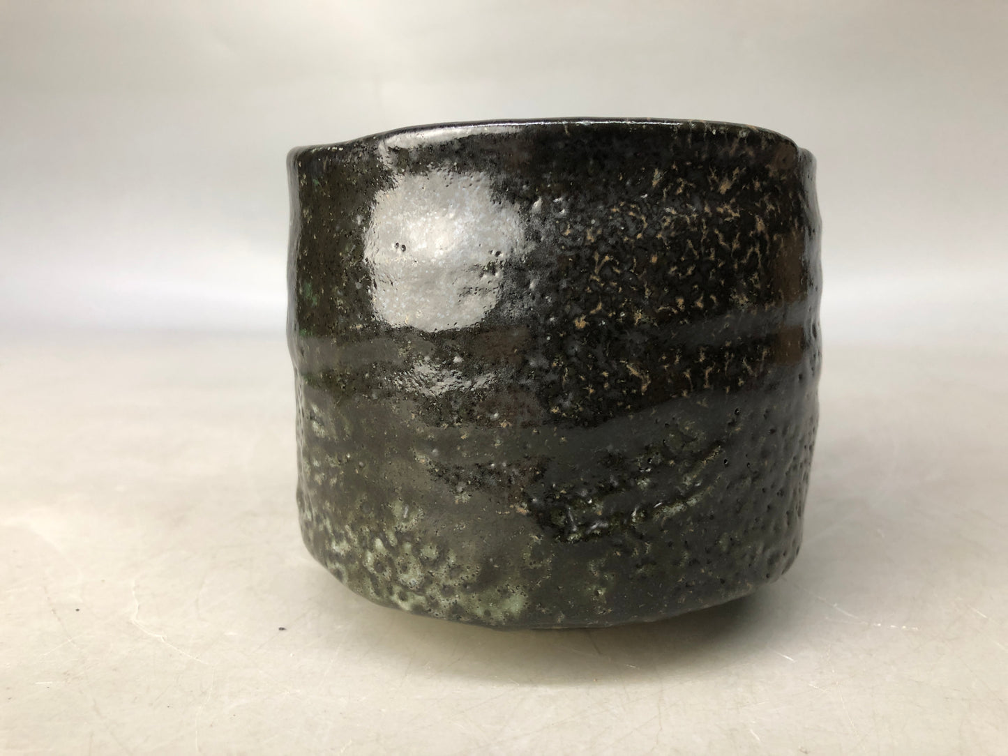 Y8200 CHAWAN Black Oribe tube bowl signed box Japan antique tea ceremony pottery