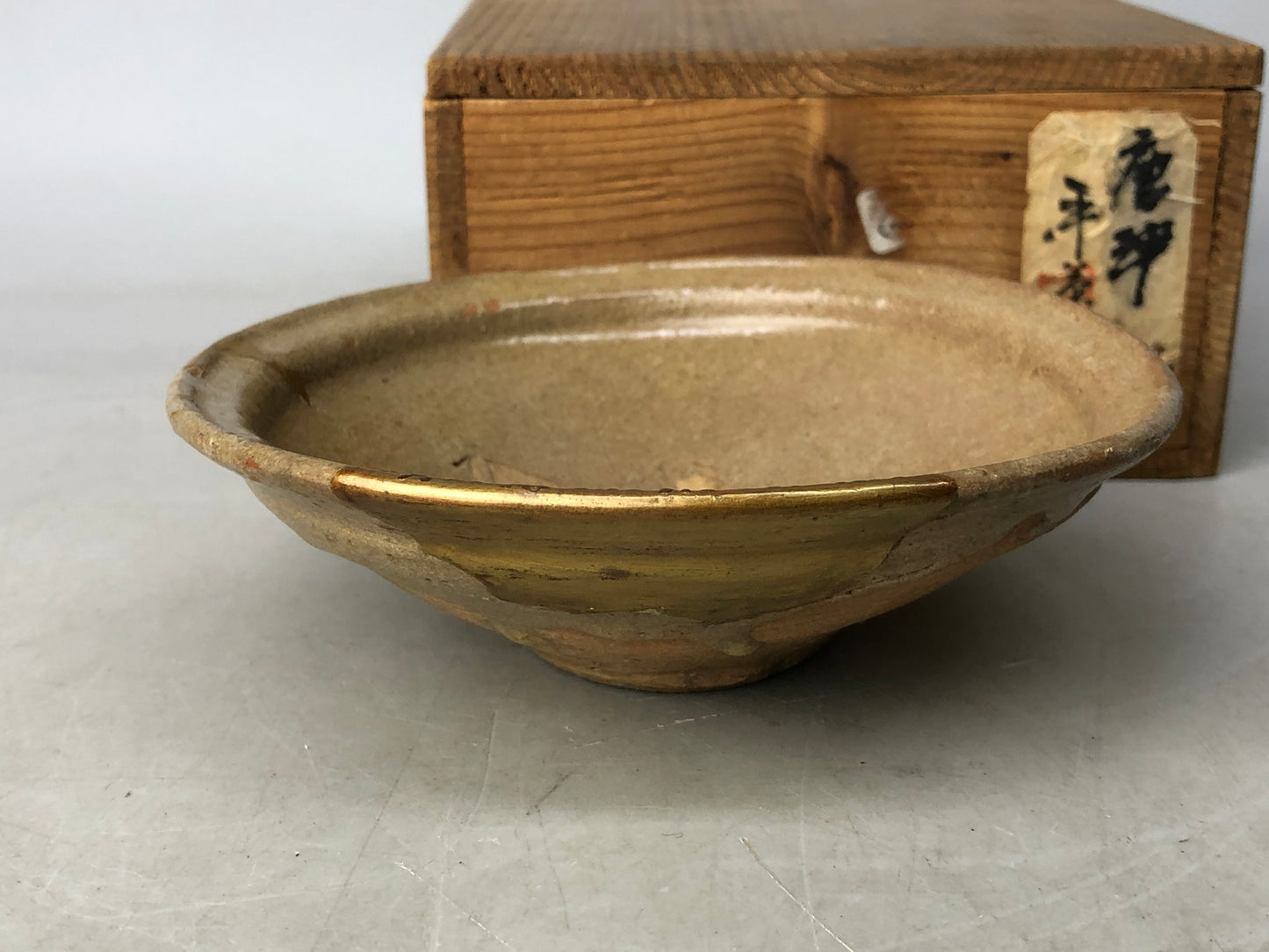 Y8235 CHAWAN Ekaratsu flat bowl kintsugi Makie repair Japan antique tea ceremony