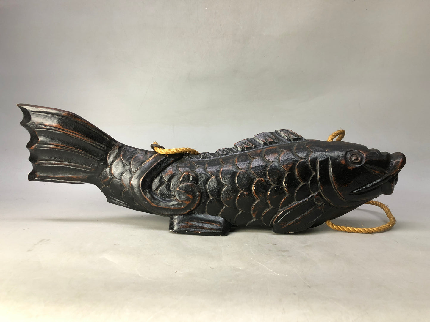 Y8296 OKIMONO Jizai wood carving Koi fish string Japan antique interior figure