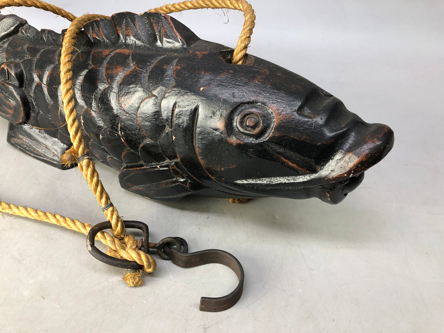 Y8296 OKIMONO Jizai wood carving Koi fish string Japan antique interior figure