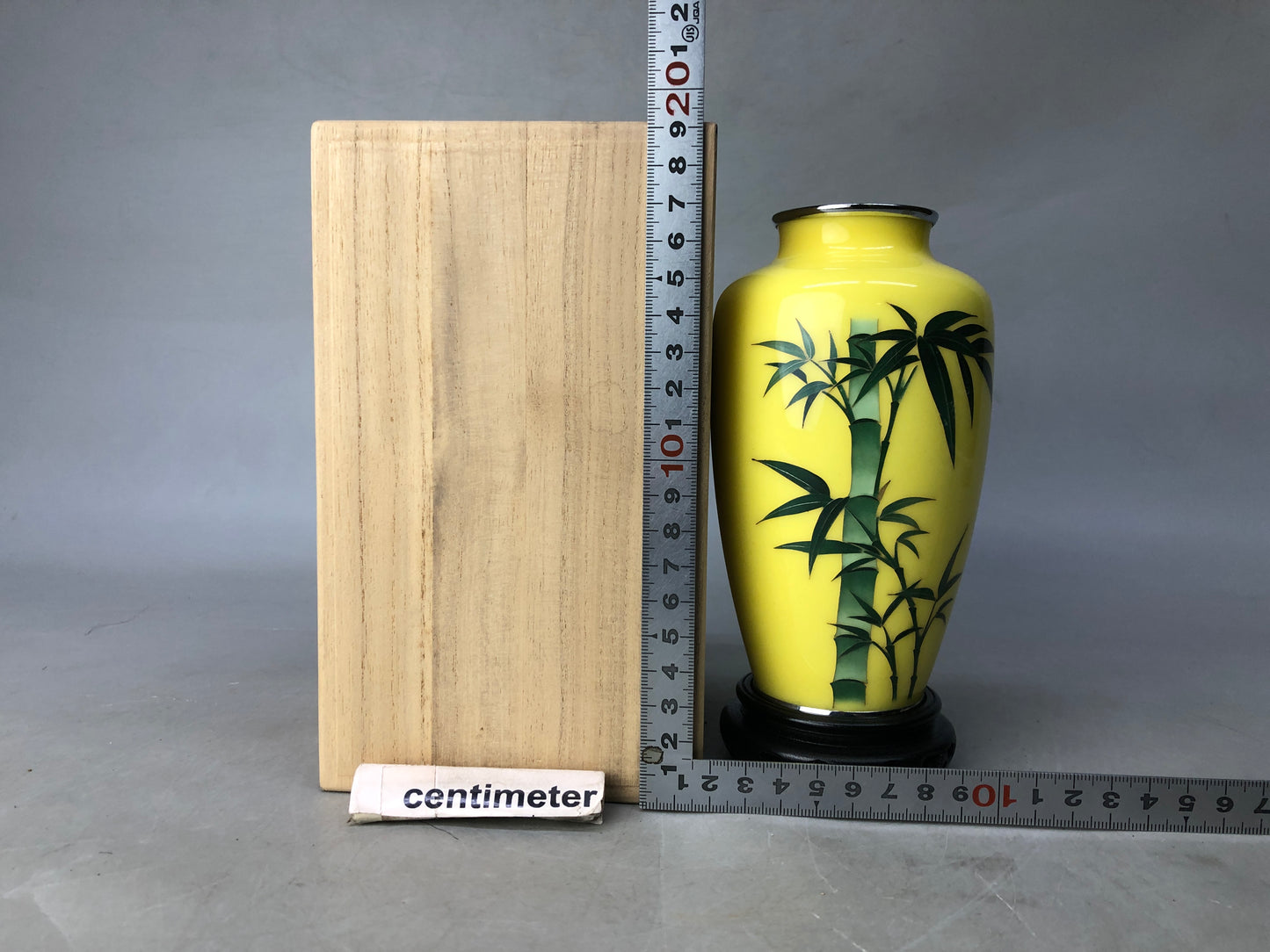 Y8378 FLOWER VASE Cloisonne yellow signed box Japan ikebana floral arrangement