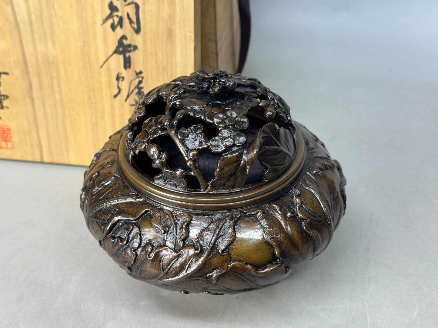 Y8782 KOURO Copper signed box Japan antique fragrance incense burner aroma