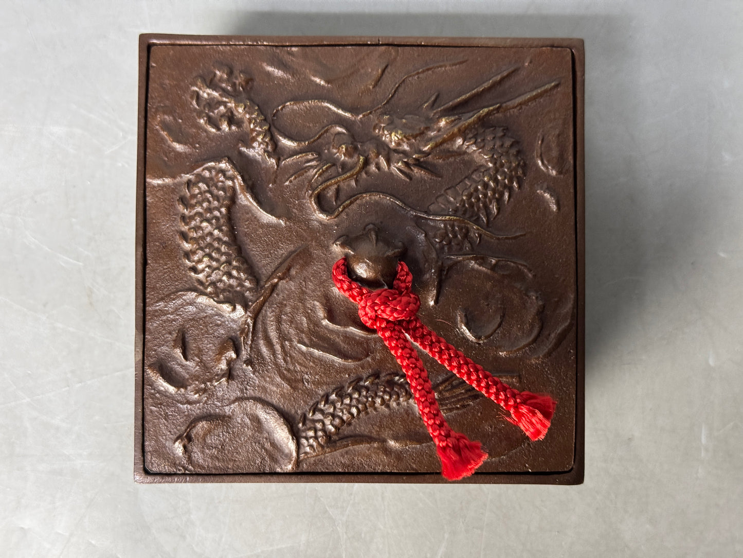 Y8812 BOX Copper small container signed Dragon pattern Japan antique storage