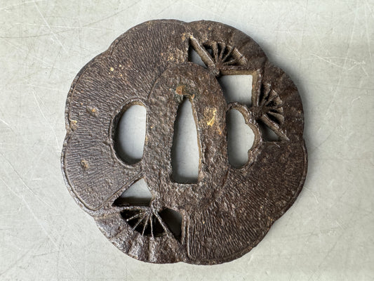 Y8839 TSUBA Iron sword guard Japan samurai katana antique koshirae edo vintage