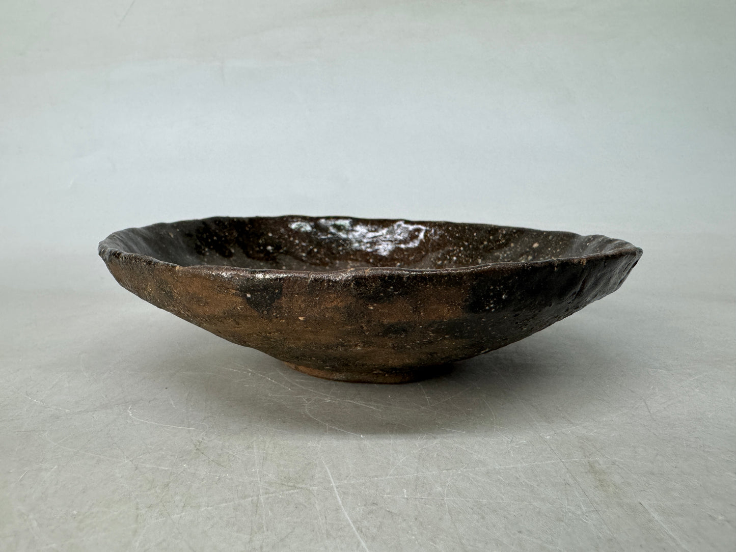 Y8860 CHAWAN Raku-ware black flat bowl signed box Japan antique tea ceremony cup