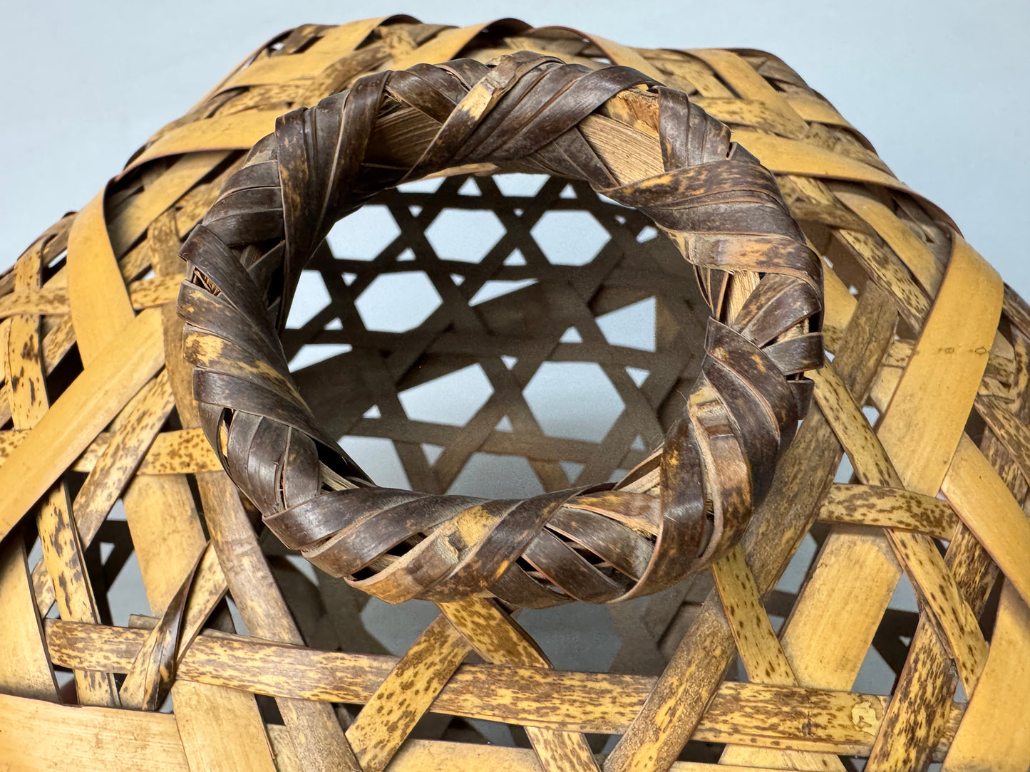 Y8877 Bamboo Woven Basket Flower vase Japan antique ikebana arrangement interior