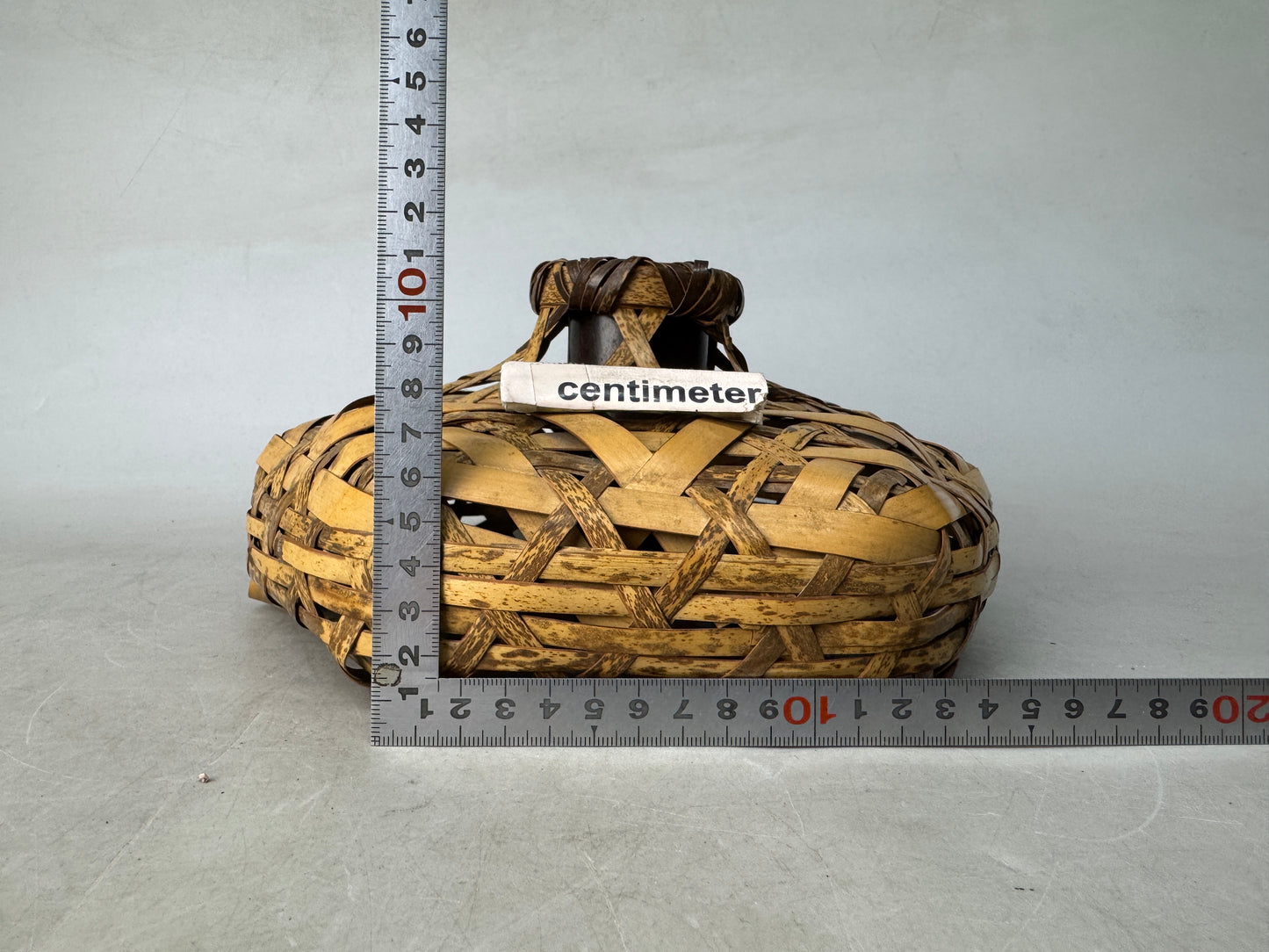 Y8877 Bamboo Woven Basket Flower vase Japan antique ikebana arrangement interior