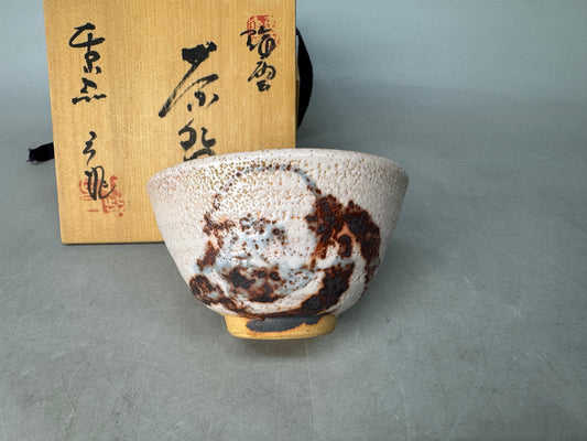 Y8917 CHAWAN Shino-ware bowl Daruma signed box Japan antique tea ceremony cup