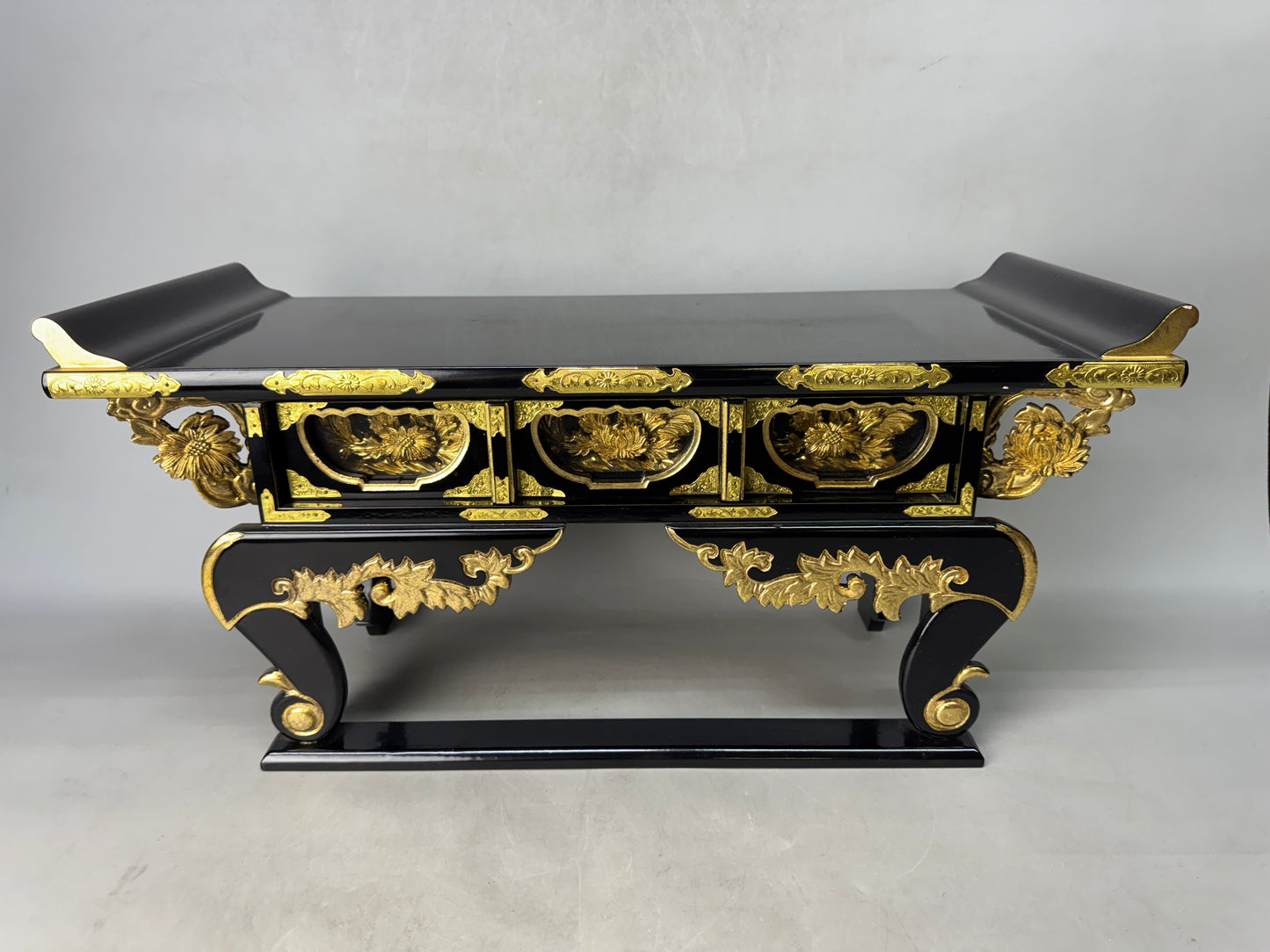 Y8923 Buddhist Altar Equipment Sutra desk black lacquer gold leaf Japan antique
