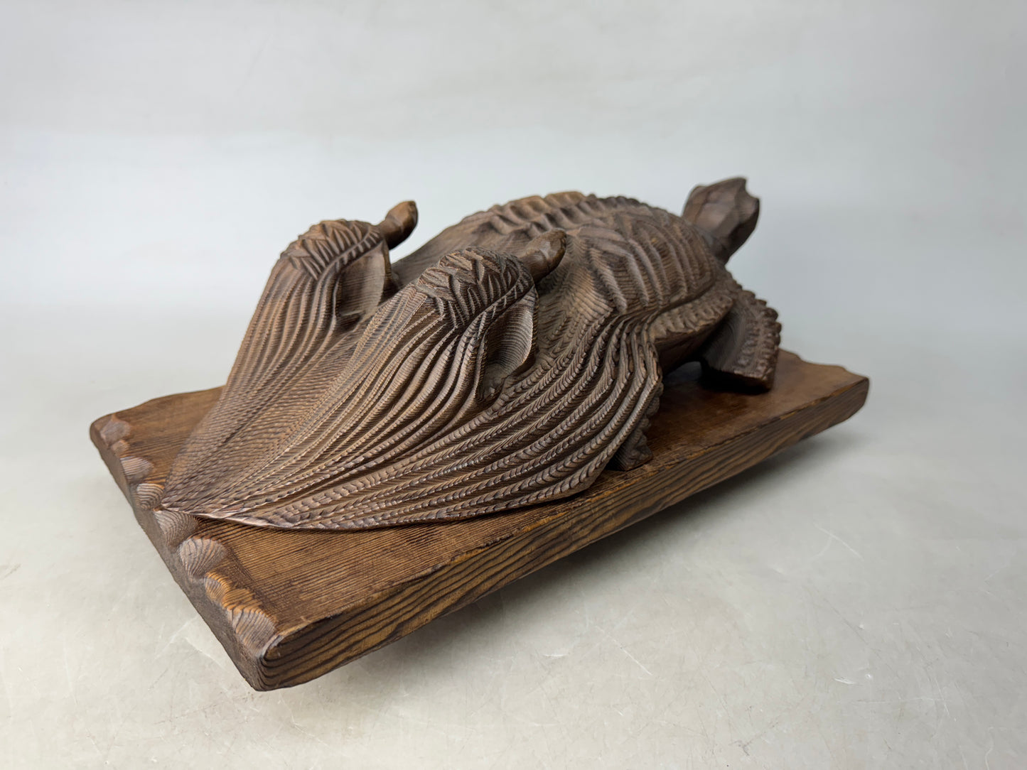Y8937 OKIMONO wood carving Turtle figurine stand cedar Japan antique interior