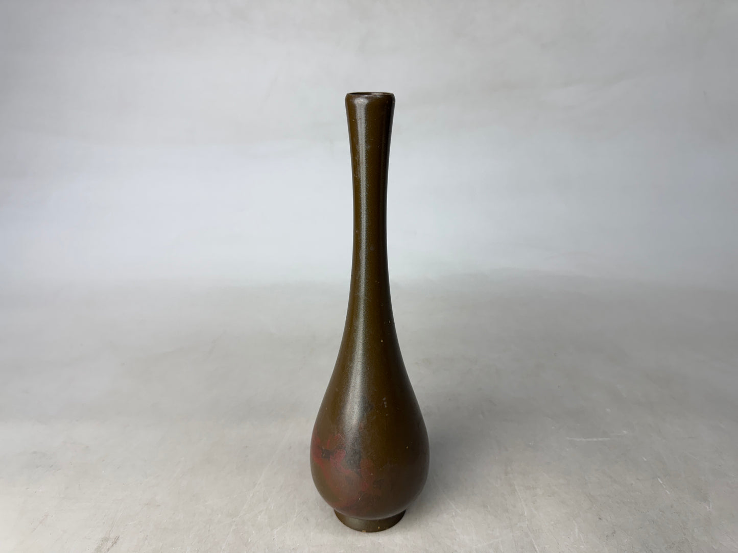 Y8944 FLOWER VASE Murashido single bud signed Japan ikebana floral arrangement