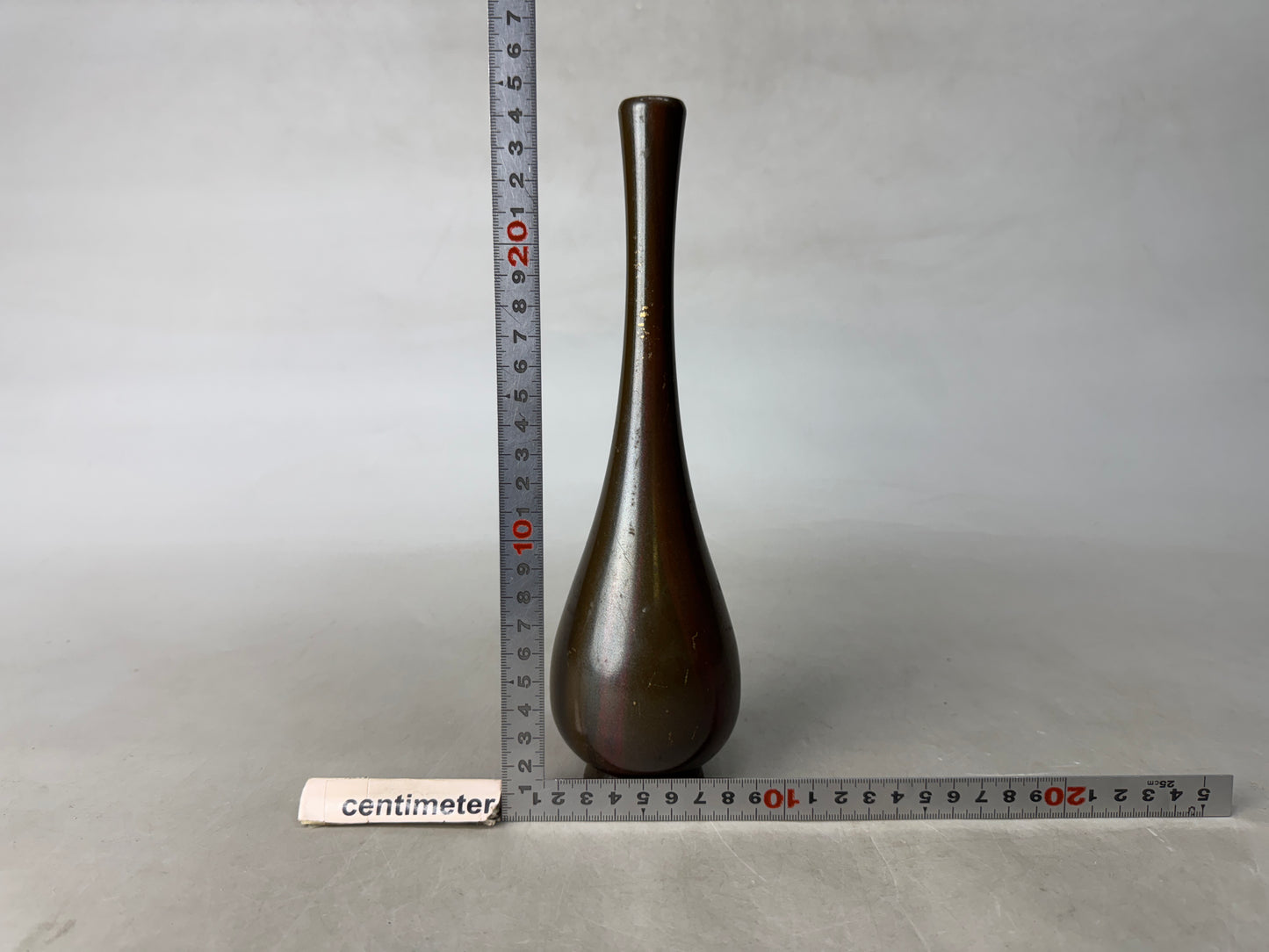 Y8944 FLOWER VASE Murashido single bud signed Japan ikebana floral arrangement