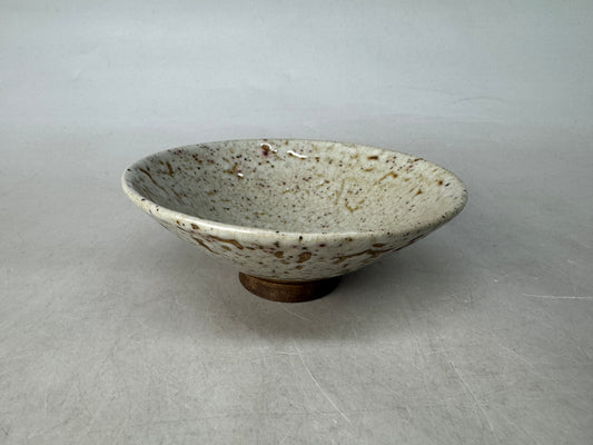 Y8954 CHAWAN Mino-ware flat bowl signed Japan antique tea ceremony cup pottery