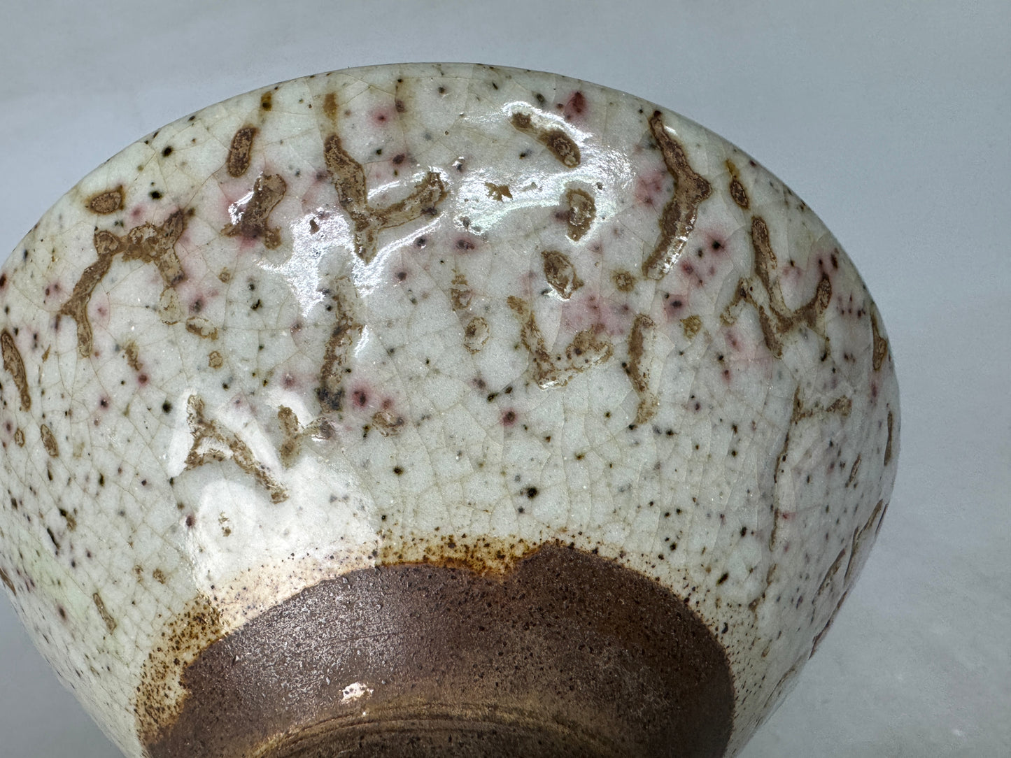 Y8954 CHAWAN Mino-ware flat bowl signed Japan antique tea ceremony cup pottery