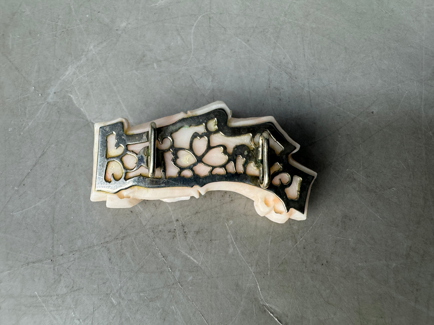 Y8973 OBIDOME White coral sash clip brooch engraving Japan antique kimono pin