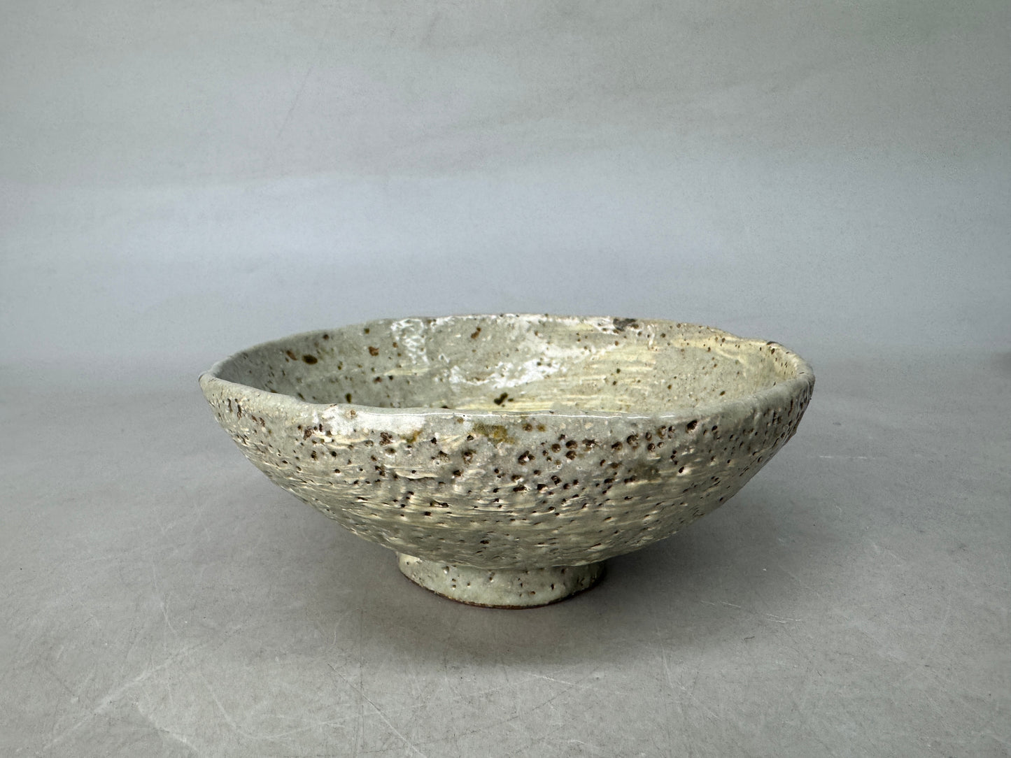 Y9011 CHAWAN Hakeme brushmark flat bowl Japan antique tea ceremony cup pottery