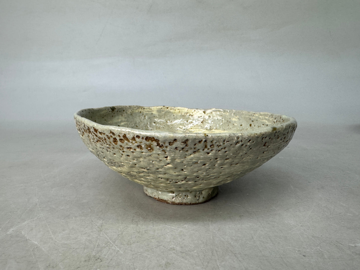 Y9011 CHAWAN Hakeme brushmark flat bowl Japan antique tea ceremony cup pottery