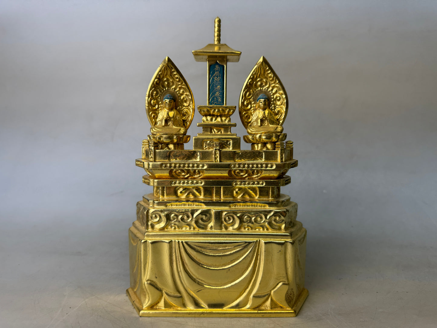 Y9017 OKIMONO Buddhist figurine Nichiren sect gold leaf Japan antique interior