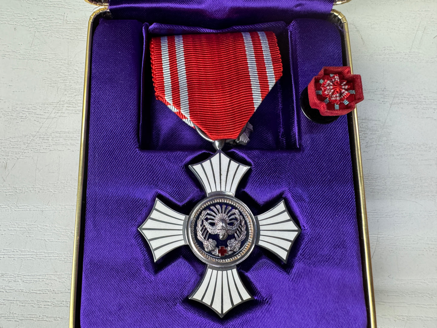 Y9072 KUNSHO 2 Red Cross medals box Japanese military Imperial Japan army