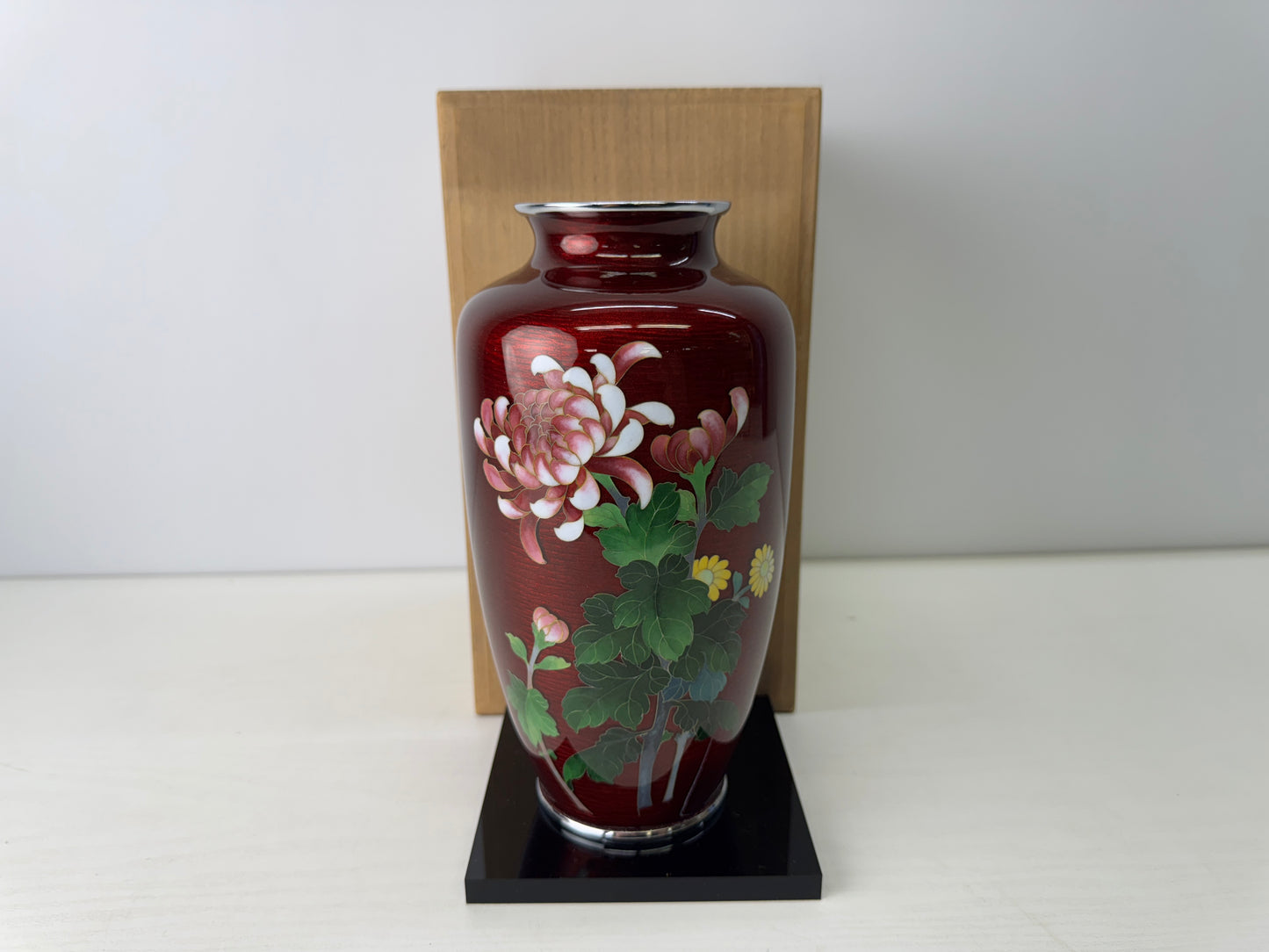Y9100 FLOWER VASE Cloisonne Red signed box Japan ikebana floral arrangement