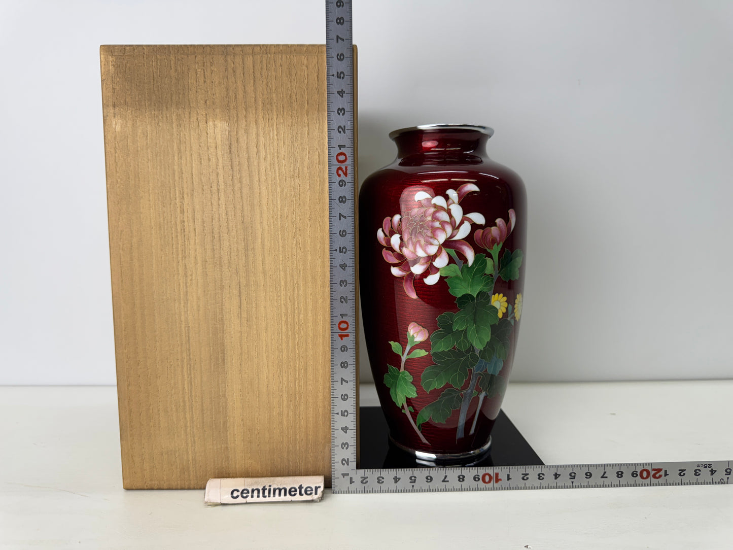 Y9100 FLOWER VASE Cloisonne Red signed box Japan ikebana floral arrangement