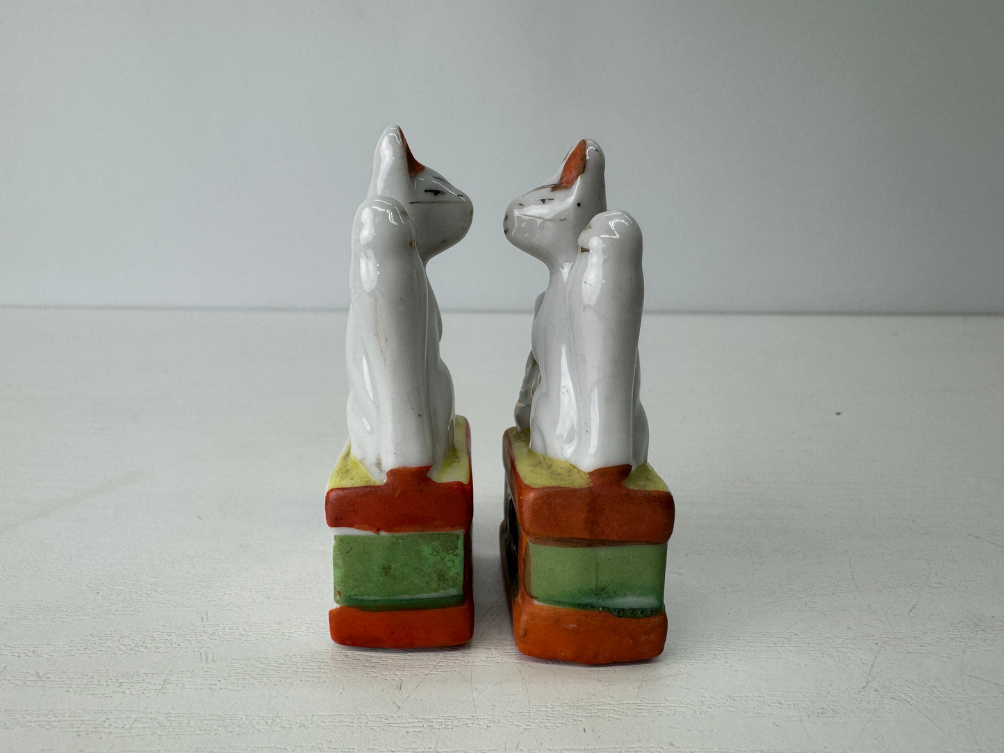 Y9109 OKIMONO Ceramic small Inari Fox figurine Buddhist art Japan antique decor