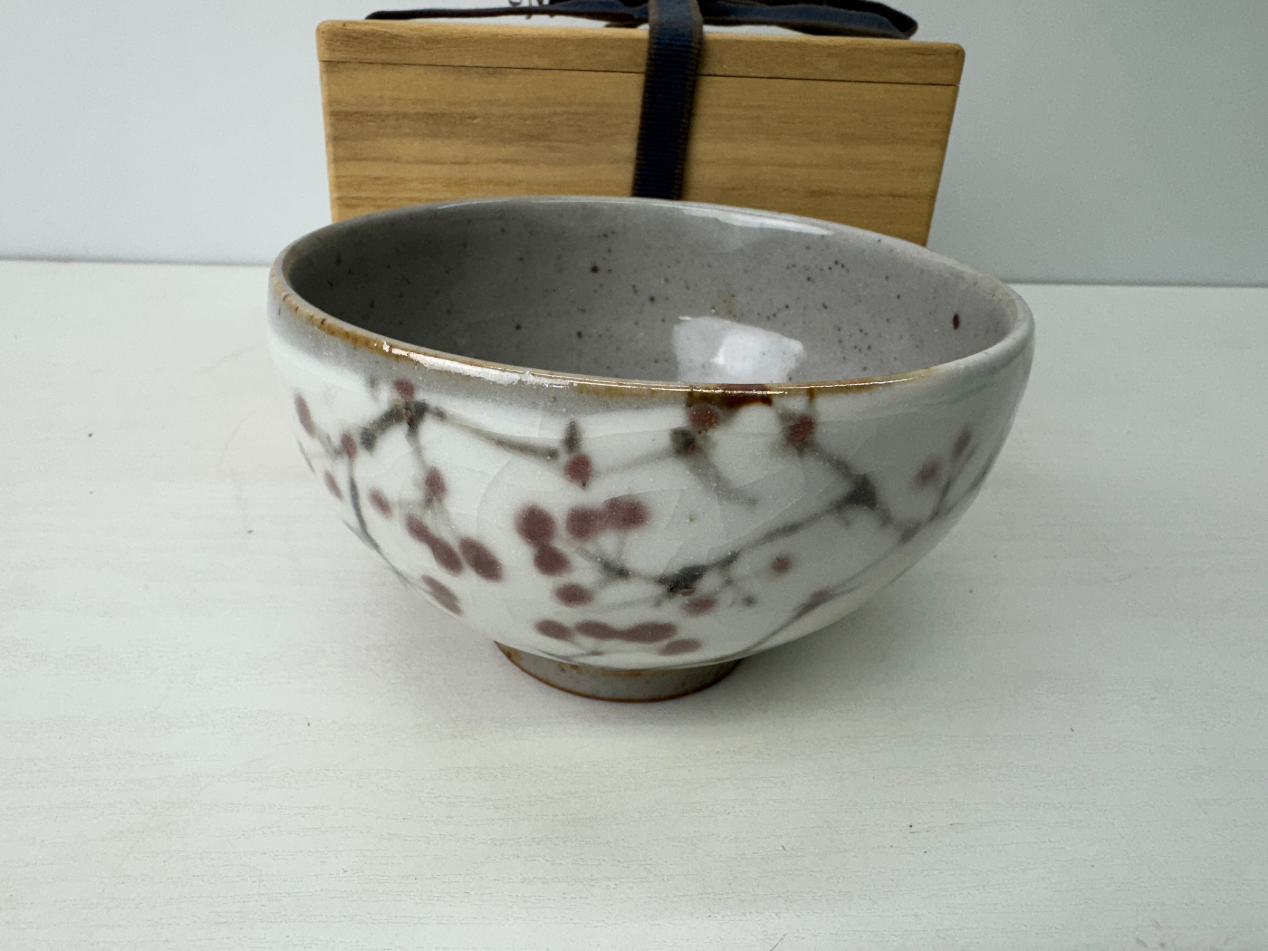 Y9159 CHAWAN Kohiki bowl color picture signed box Japan antique tea ce ...