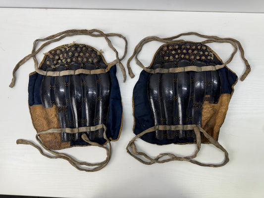 Y9169 YOROI Iron Suneate shin guard samurai busho arms Japan antique armor