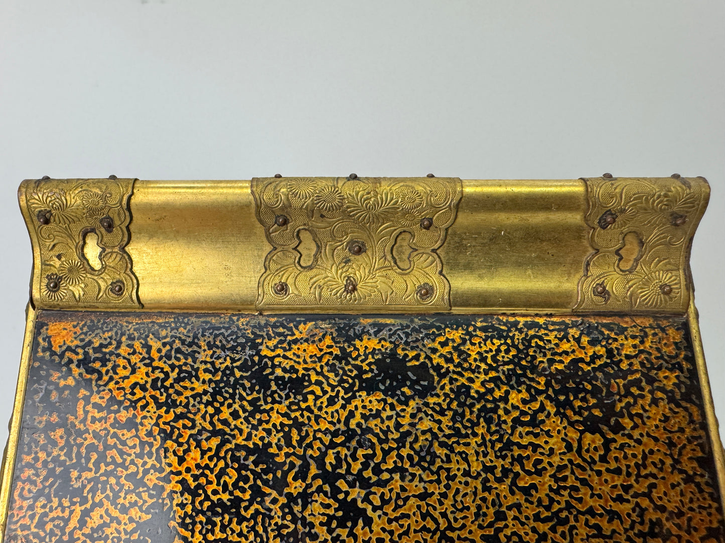 Y9187 Buddhist Altar Equipment Wakasa lacquer top sutra desk Japan antique