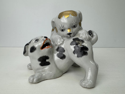 Y9196 OKIMONO Kutani-ware Puppy dog figurine signed Japan antique interior decor