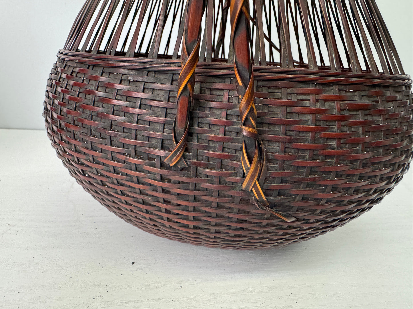 Y9203 Bamboo Woven Basket Flower vase Japan antique floral arrangement ikebana