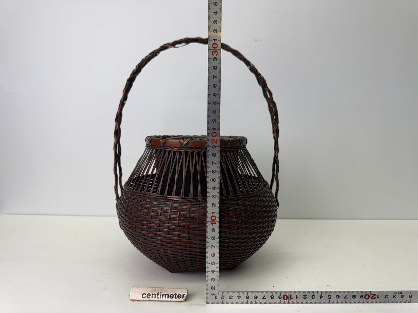 Y9203 Bamboo Woven Basket Flower vase Japan antique floral arrangement ikebana