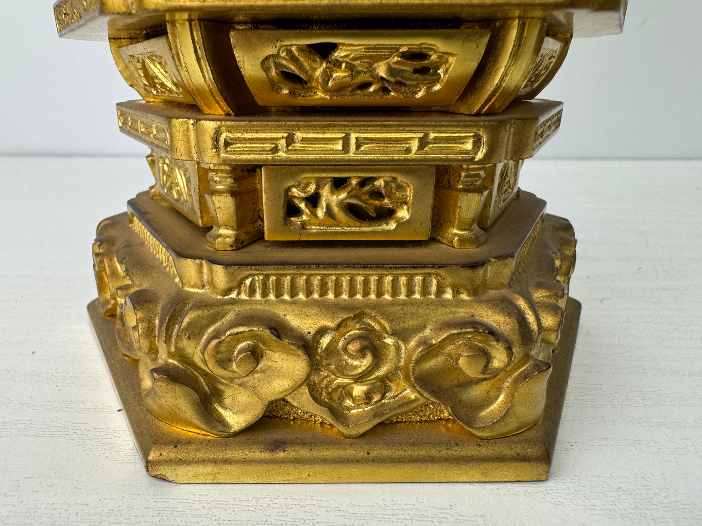 Y9235 STATUE Buddha figurine seated Amida wood carving gold leaf Japan antique