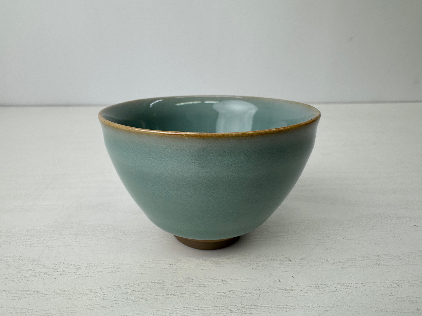 Y9251 CHAWAN Seto-ware Celadon Sake cup sakazuki signed box  Japan antique