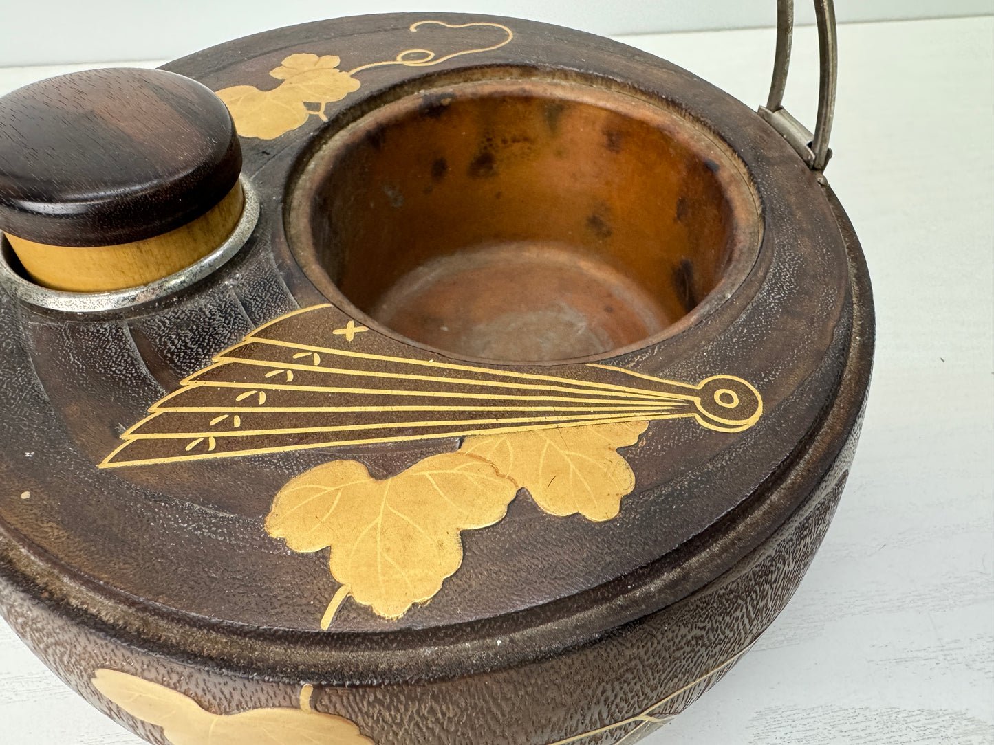 Y9259 TRAY Hollowed out Paulownia Tobacco obon ozen Makie handle Japan antique