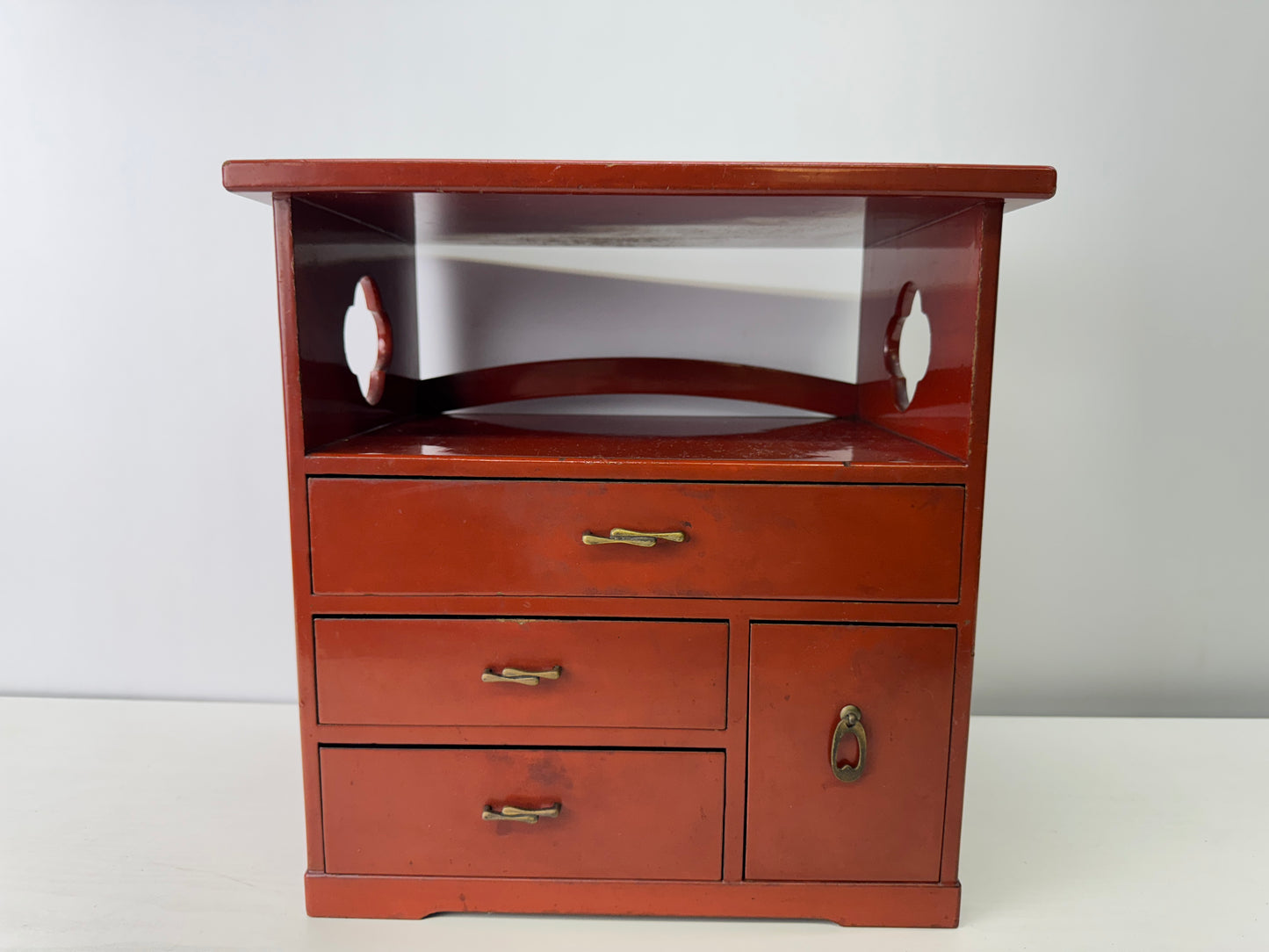 Y9266 TANSU Vermilion painted small chest of drawers Japan antique interior