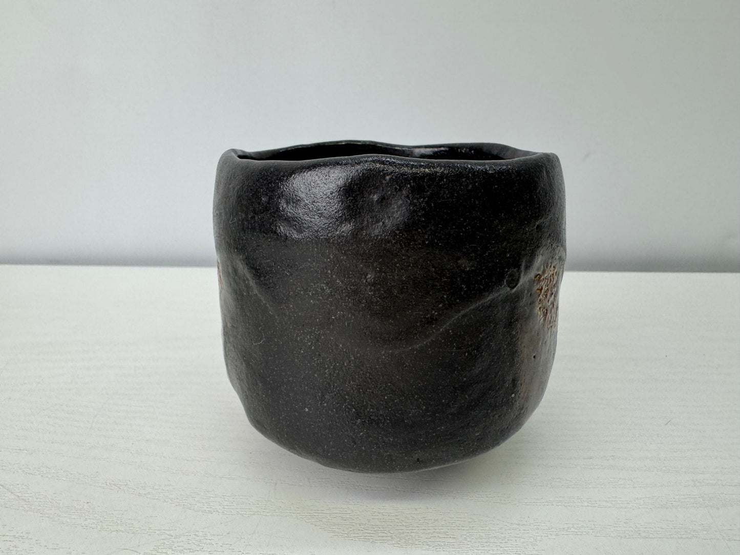 Y9281 CHAWAN Raku-ware Black tubular bowl signed Japan antique tea ceremony cup