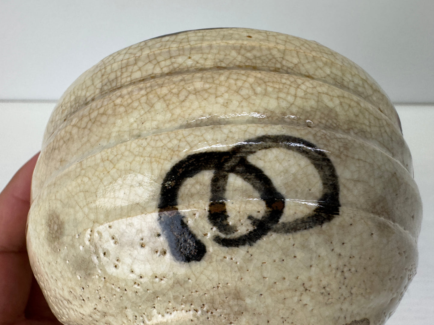 Y9282 CHAWAN Oribe-ware bowl signed Japan antique tea ceremony cup pottery