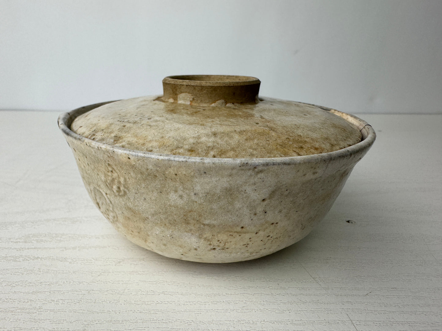 Y9310 CHAWAN Shino-ware lid bowl kintsugi signed Japan antique tableware pottery