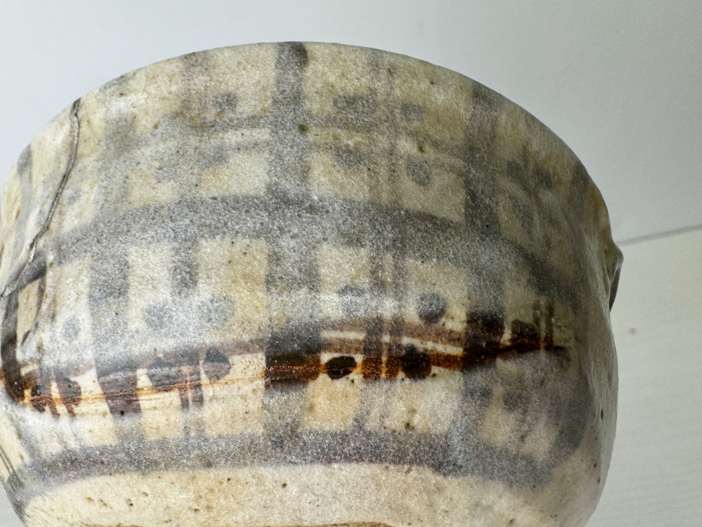 Y9310 CHAWAN Shino-ware lid bowl kintsugi signed Japan antique tableware pottery