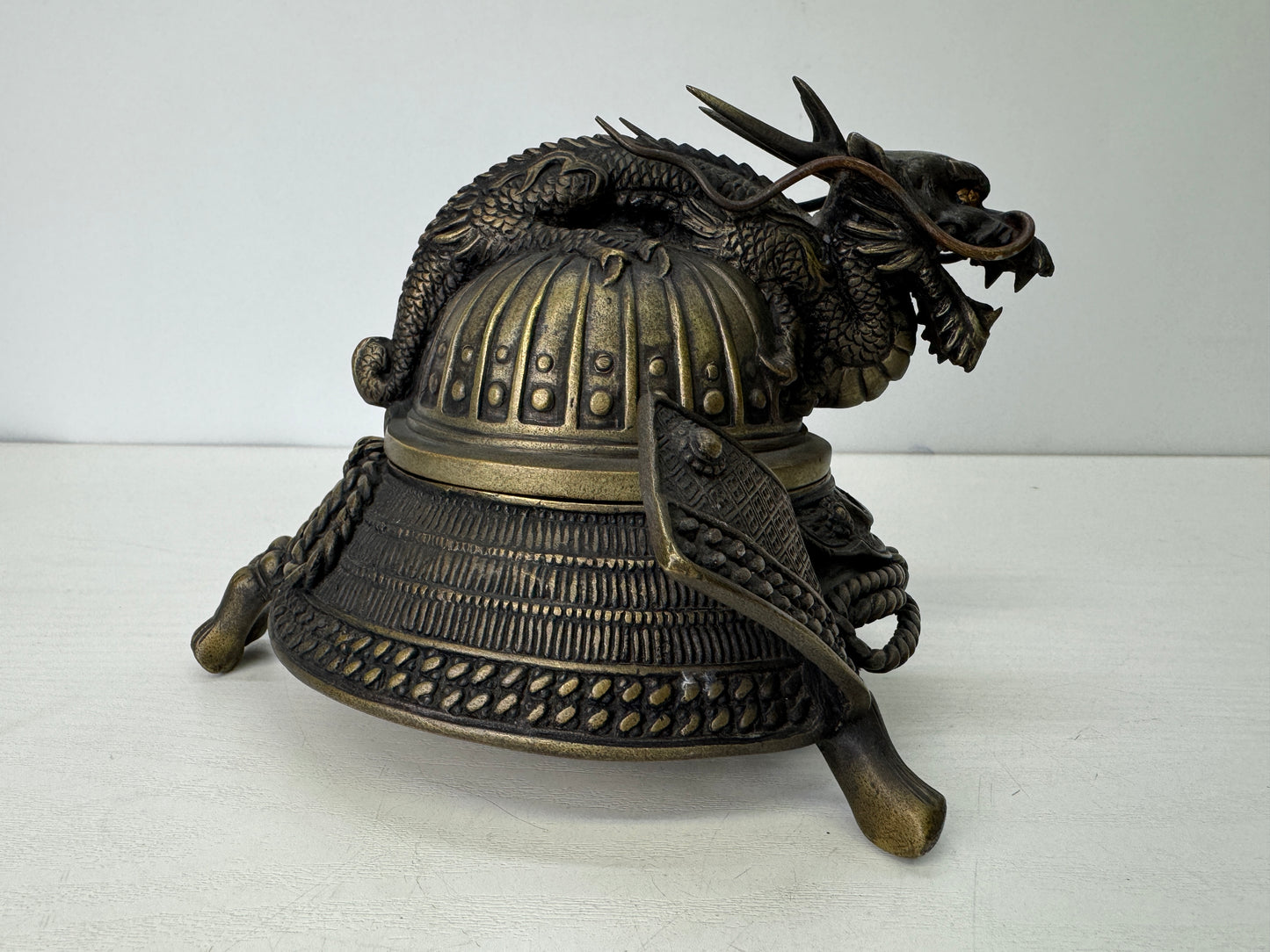 Y9348 KOURO Helmet-shaped metal Dragon signed Japan antique Incense Burner aroma
