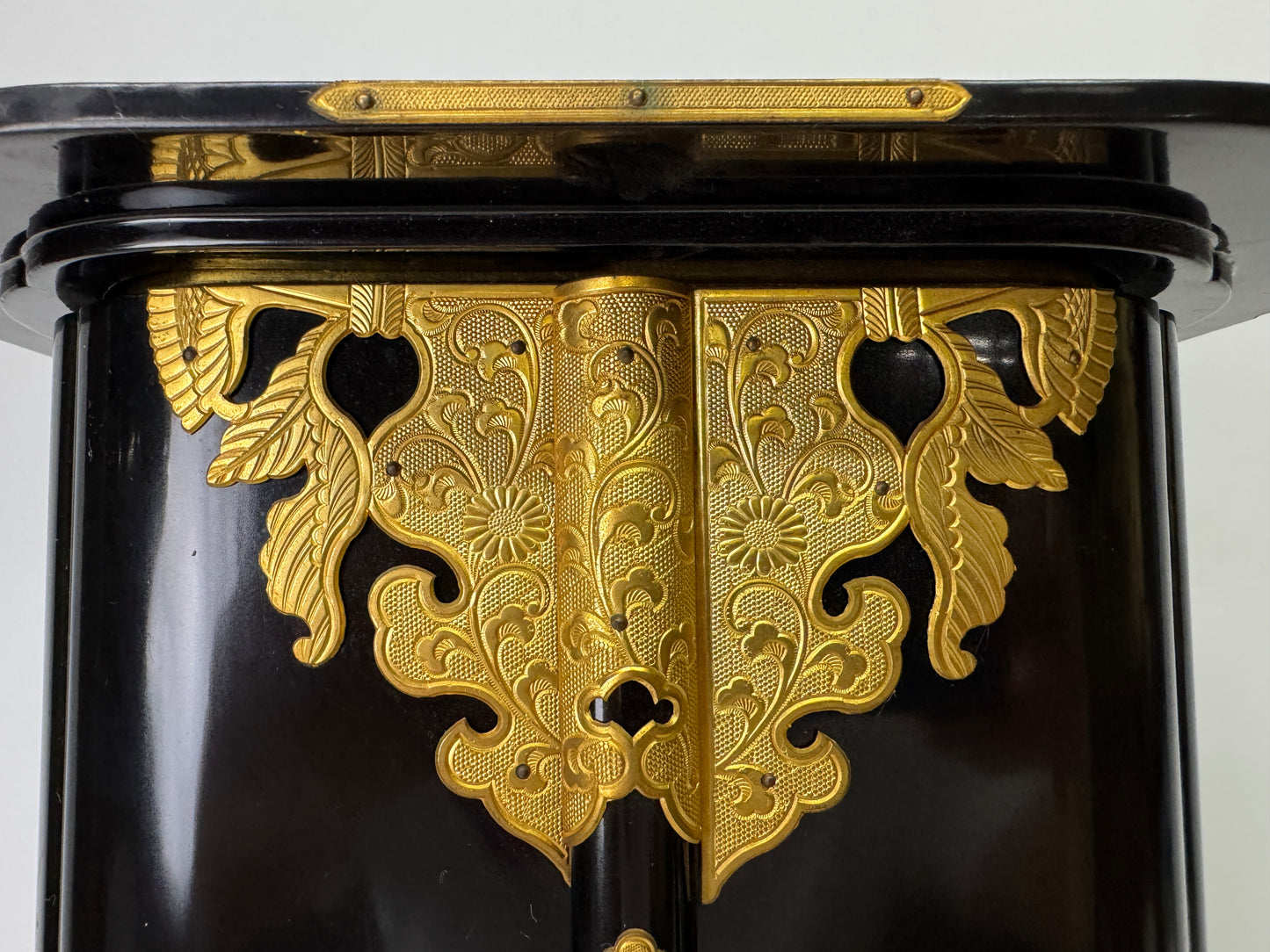 Y9381 OKIMONO Black lacquered Shrine gold fittings Japan antique interior decor