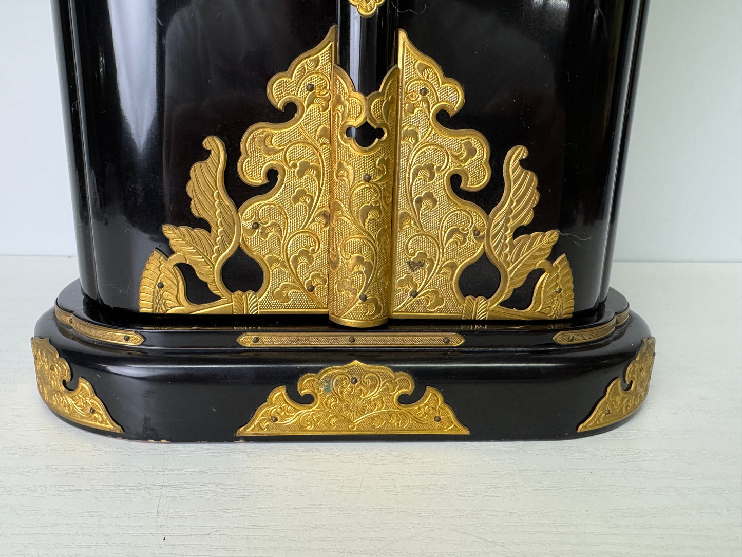 Y9381 OKIMONO Black lacquered Shrine gold fittings Japan antique interior decor