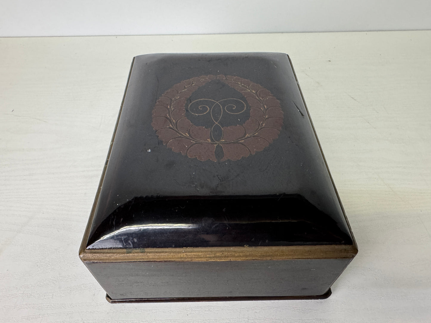 Y9382 BOX Lacquered Sutra book case family crest Japan antique container storage