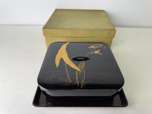 Y9409 BOX Lotus Makie lid accessory confectionery case Japan antique container