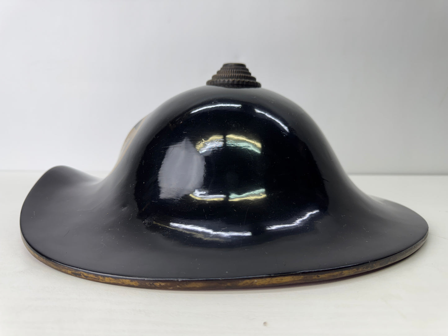 Y9453 JINGASA Black lacquer family crest Japan antique samurai hat yoroi helmet